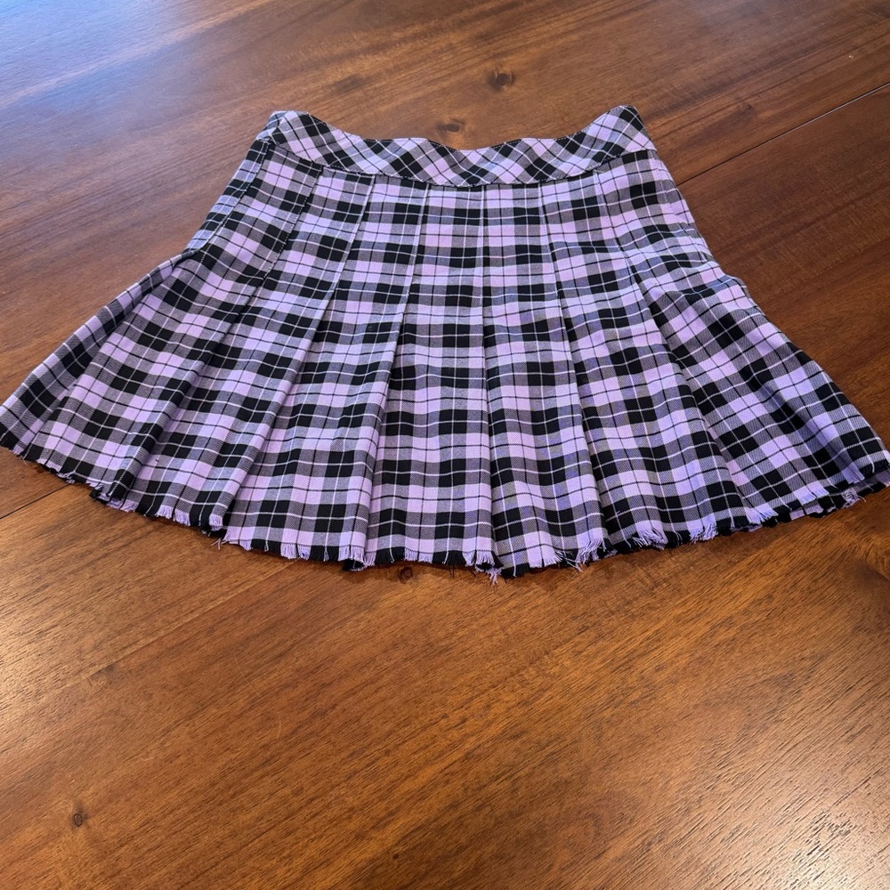 H&M Divided Purple Pleated Checkered Skirt With Distressed bottom Edging Size 2